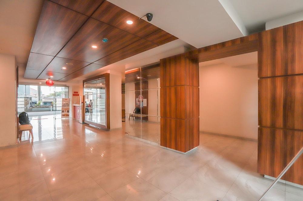 OYO Flagship 210 Amethyst Kemayoran Cakarta Dış mekan fotoğraf
